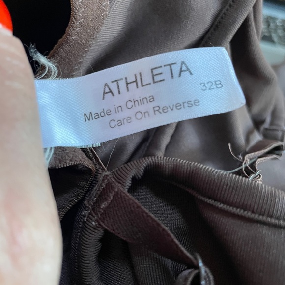 Women's Athleta Tank With Built in Bra - Picture 10 of 10